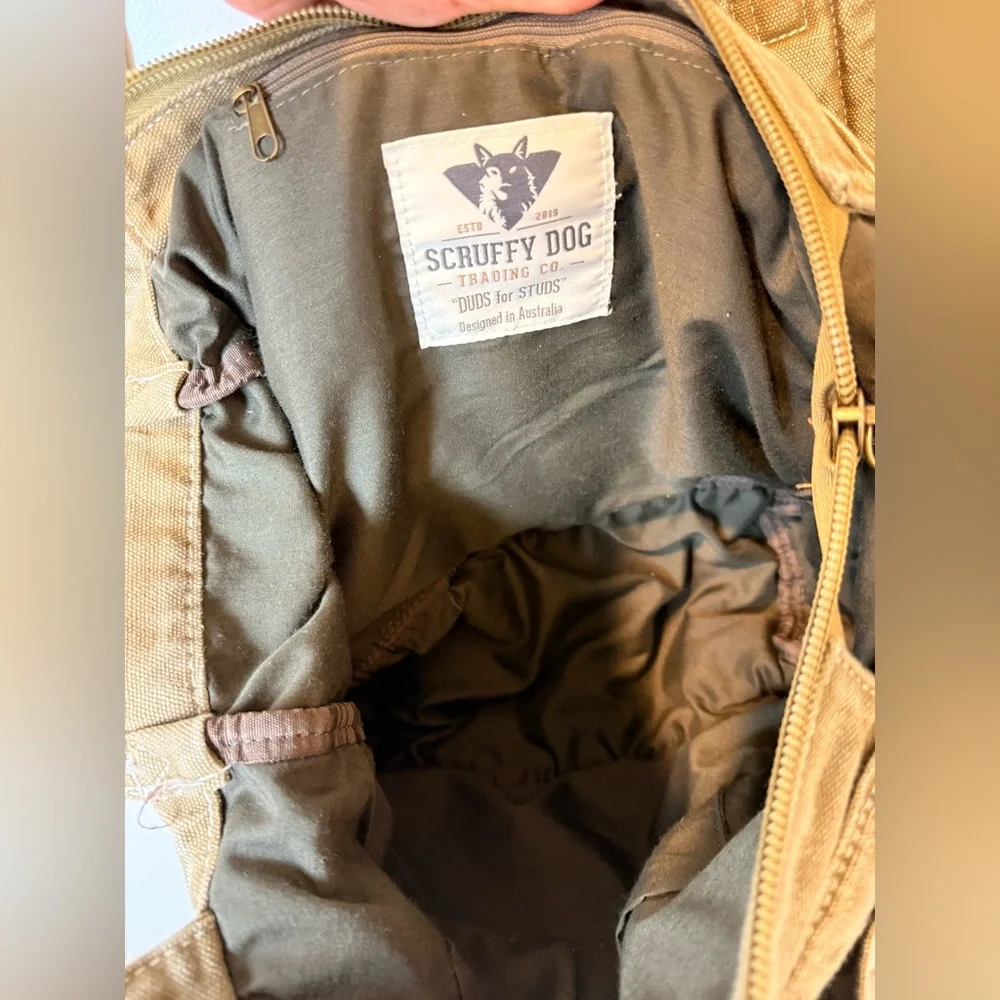 Men's Canvas Messenger Bag in Olive Brown